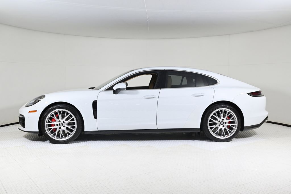 2023 Porsche Panamera 4S photo 2