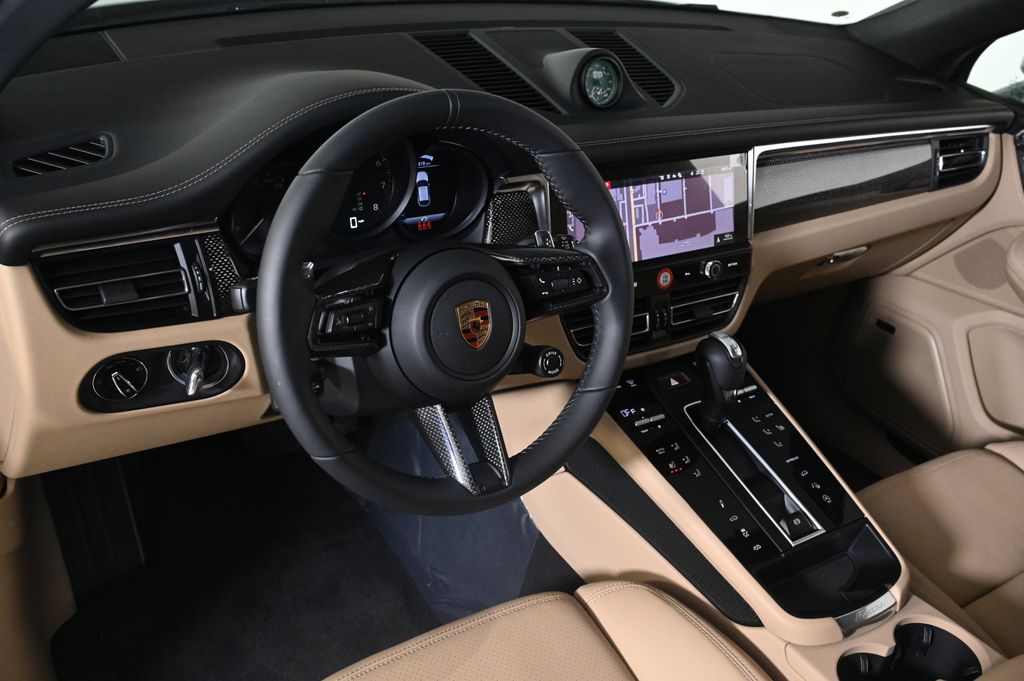 2026 Porsche Macan GTS photo 4