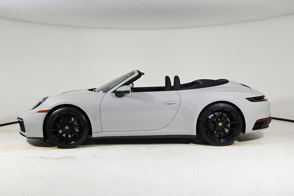2020 Porsche 911 Cabriolet photo 2