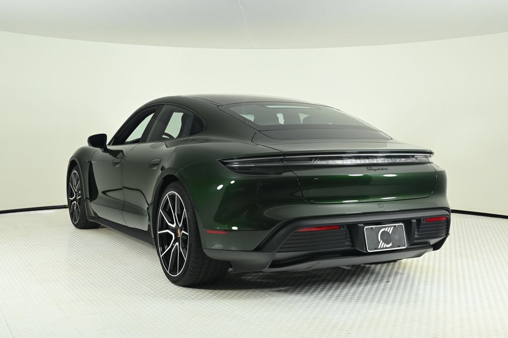 2025 Porsche Taycan photo 3
