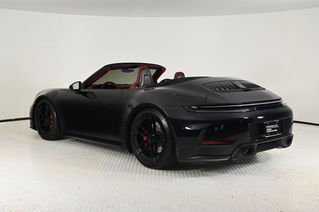 2025 Porsche 911 photo 3