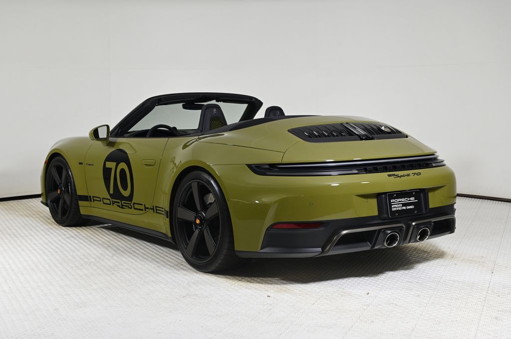 2026 Porsche 911 4 GTS photo 3