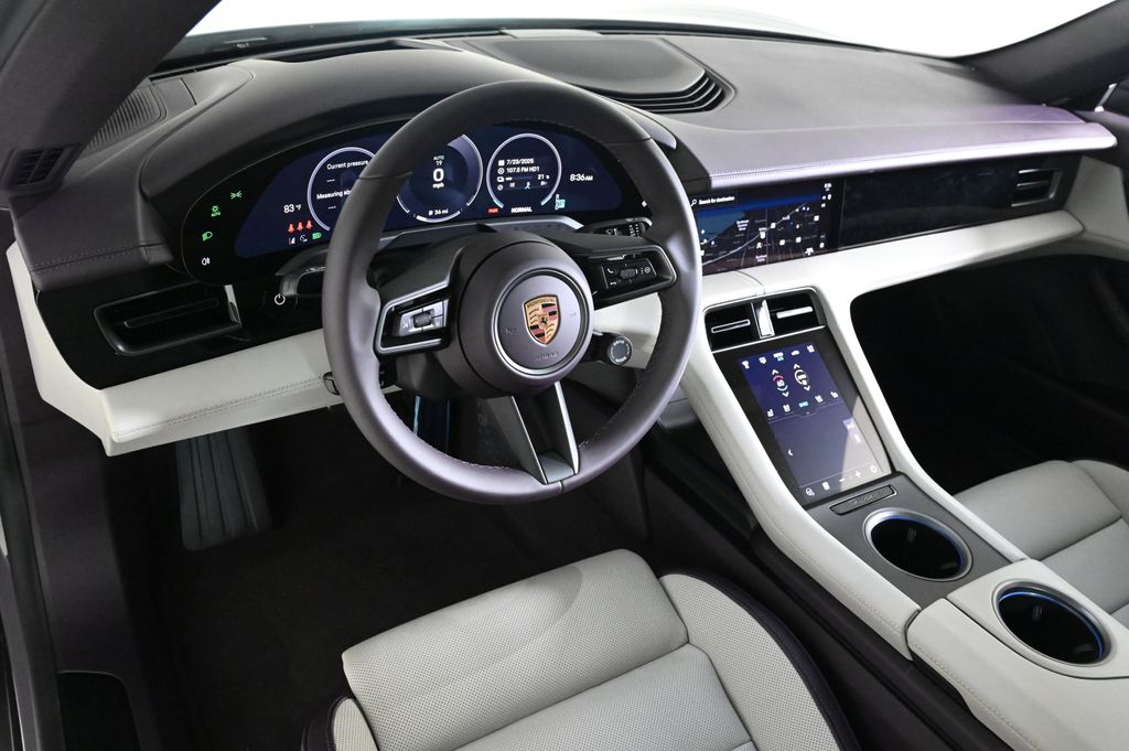 2025 Porsche Taycan 4 photo 4