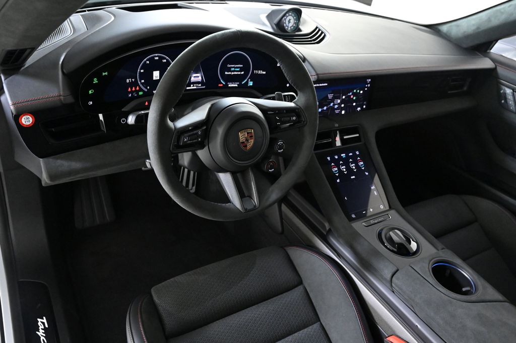 2026 Porsche Taycan GTS photo 4