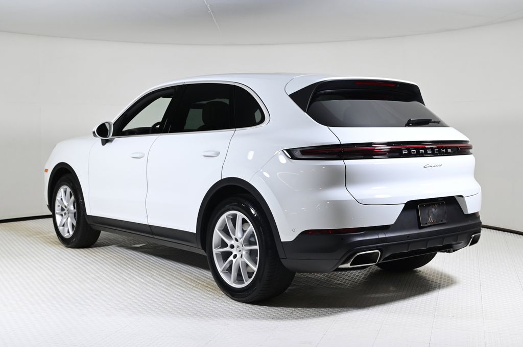 2026 Porsche Cayenne photo 3