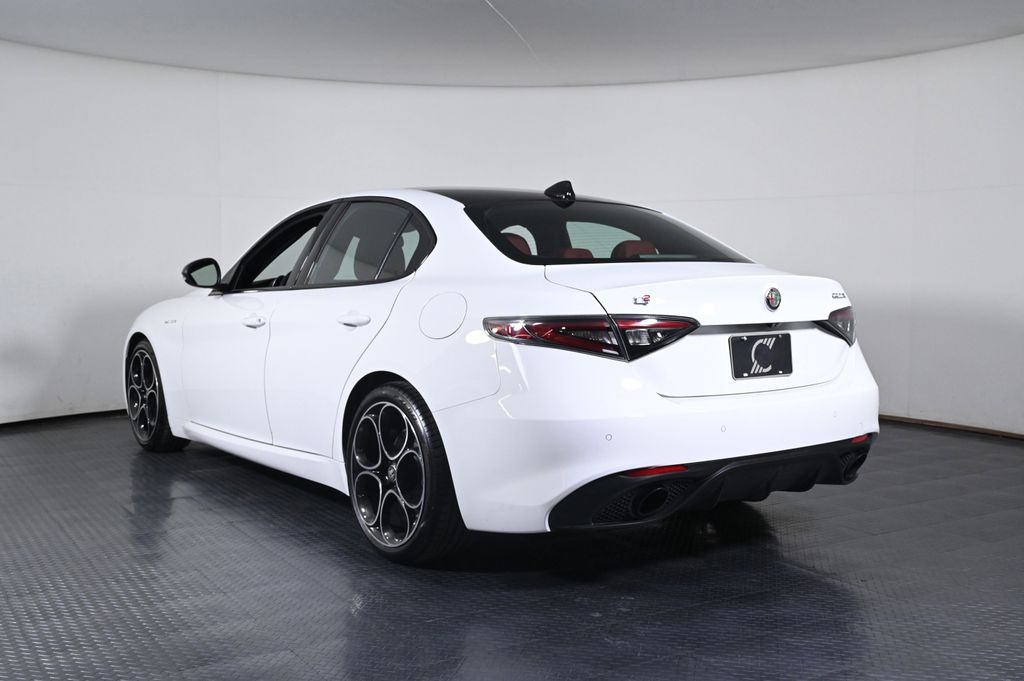 2025 Alfa Romeo Giulia SPRINT photo 3