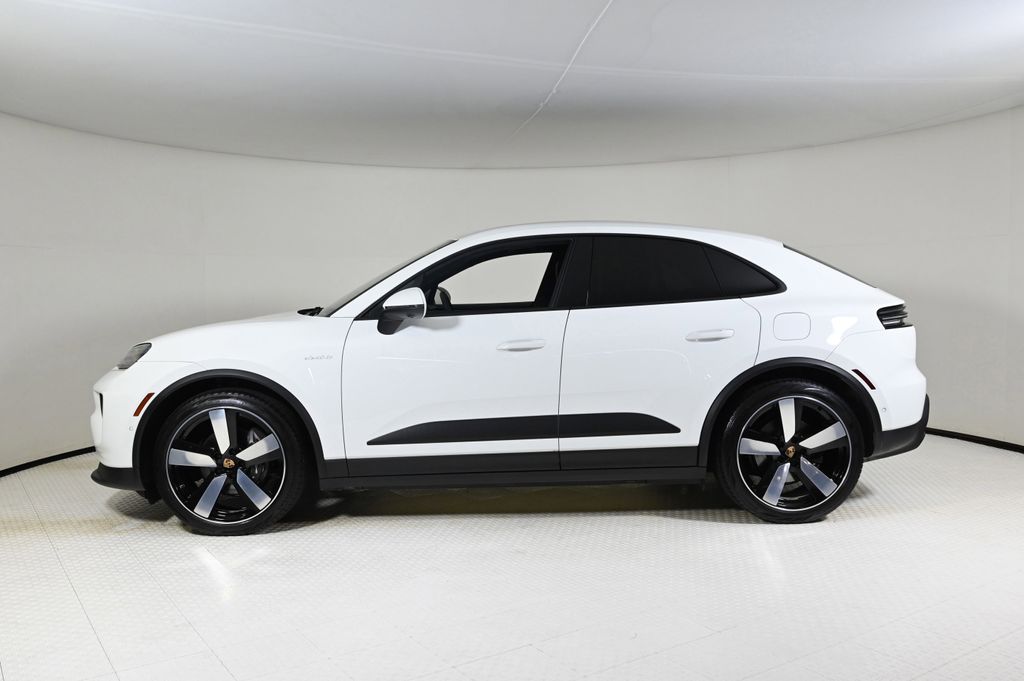 2025 Porsche Macan Electric photo 2