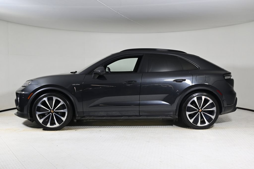 2025 Porsche Macan Electric photo 2