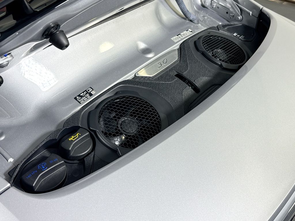 2025 Porsche 911 - Photo 27