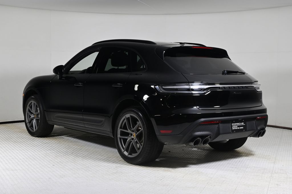 2024 Porsche Macan Base photo 3