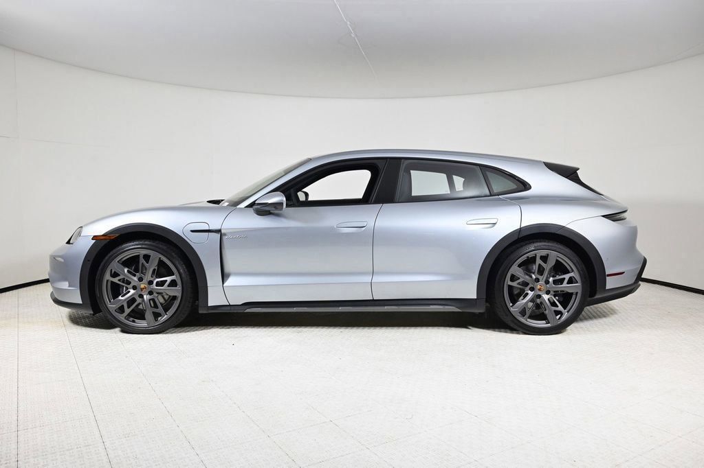 ボンバー New 2025 Porsche Taycan Cross Turismo For Sale at The Collection