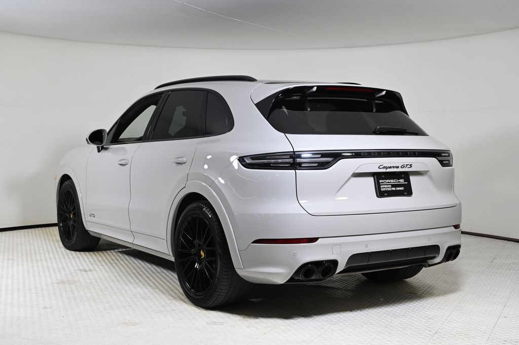 2021 Porsche Cayenne GTS photo 3