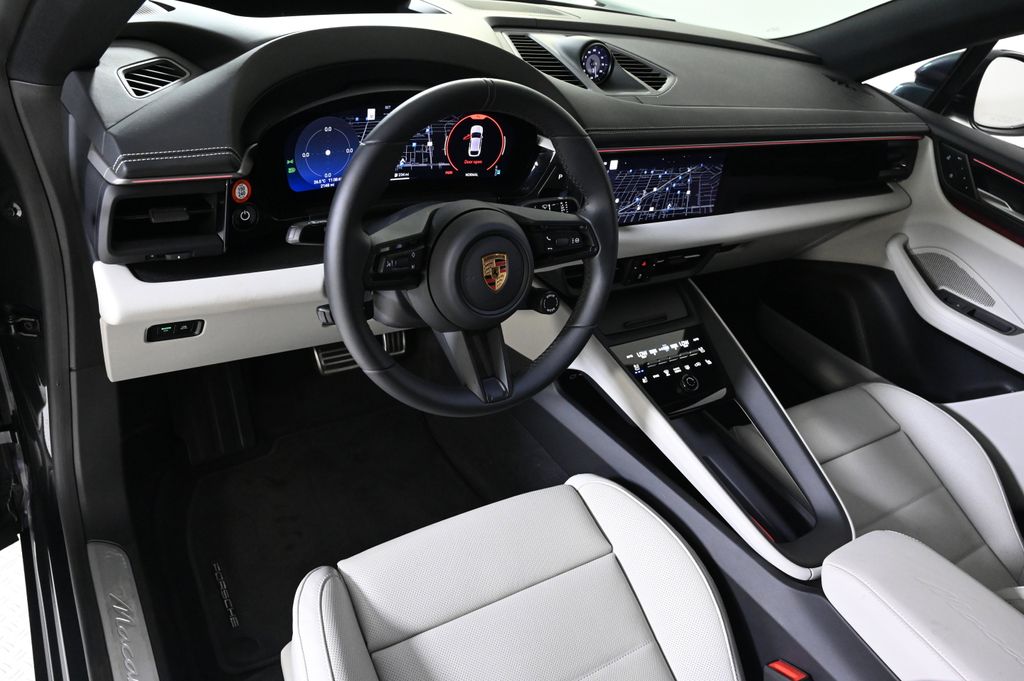 2025 Porsche Macan Electric photo 4