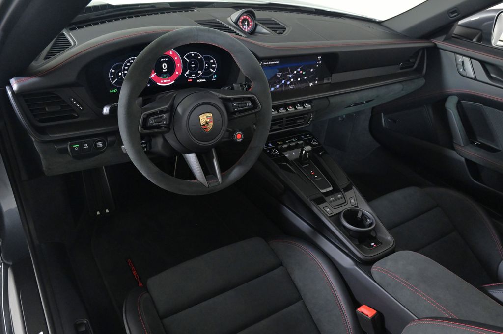 2026 Porsche 911 Targa 4 GTS photo 4