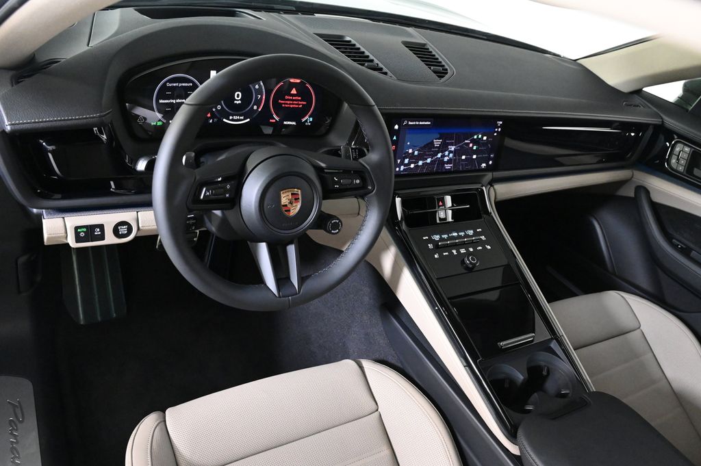 2026 Porsche Panamera 4 photo 4