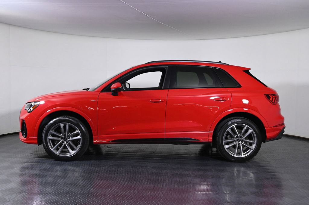 2025 Audi Q3 S line Premium 45 TFSI quattro photo 2