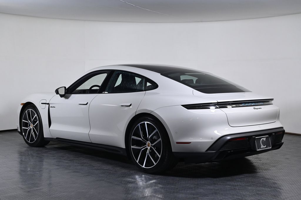 2026 Porsche Taycan 4 photo 3