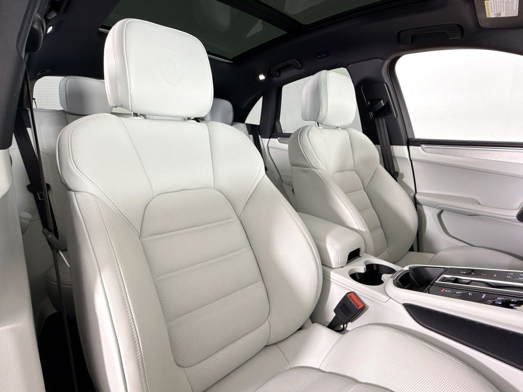 2025 Porsche Macan S - Photo 14