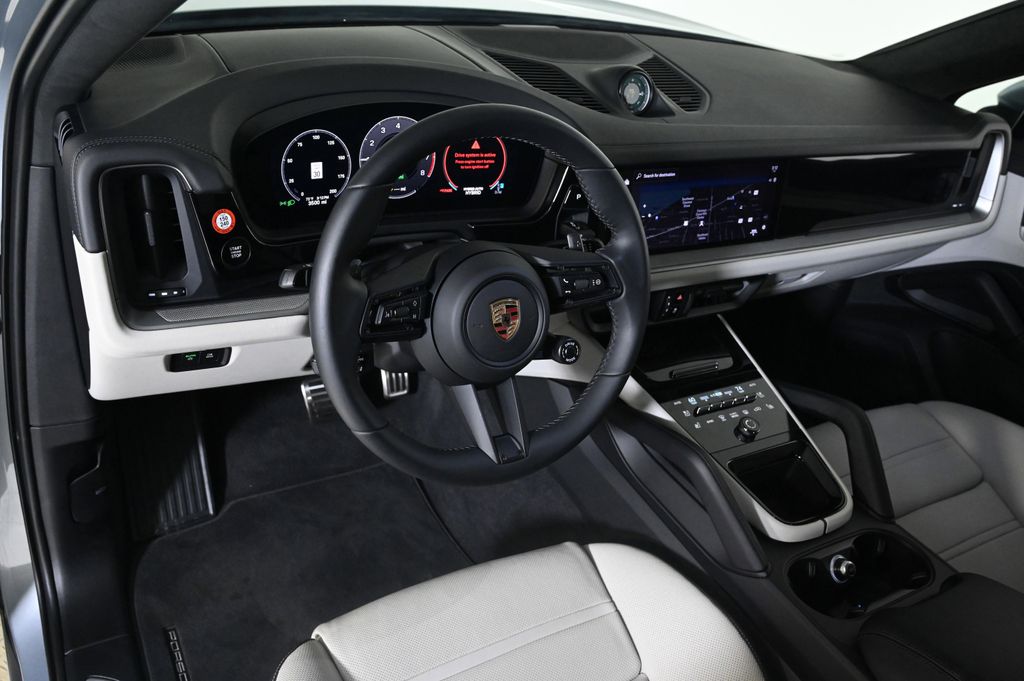 2025 Porsche Cayenne E-Hybrid Coupe S photo 4