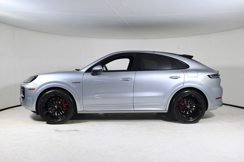 2025 Porsche Cayenne E-Hybrid Coupe S photo 2