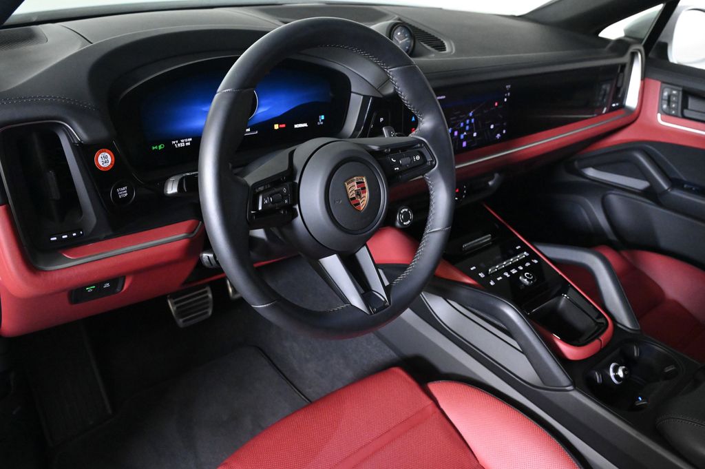 2026 Porsche Cayenne Coupe S photo 4