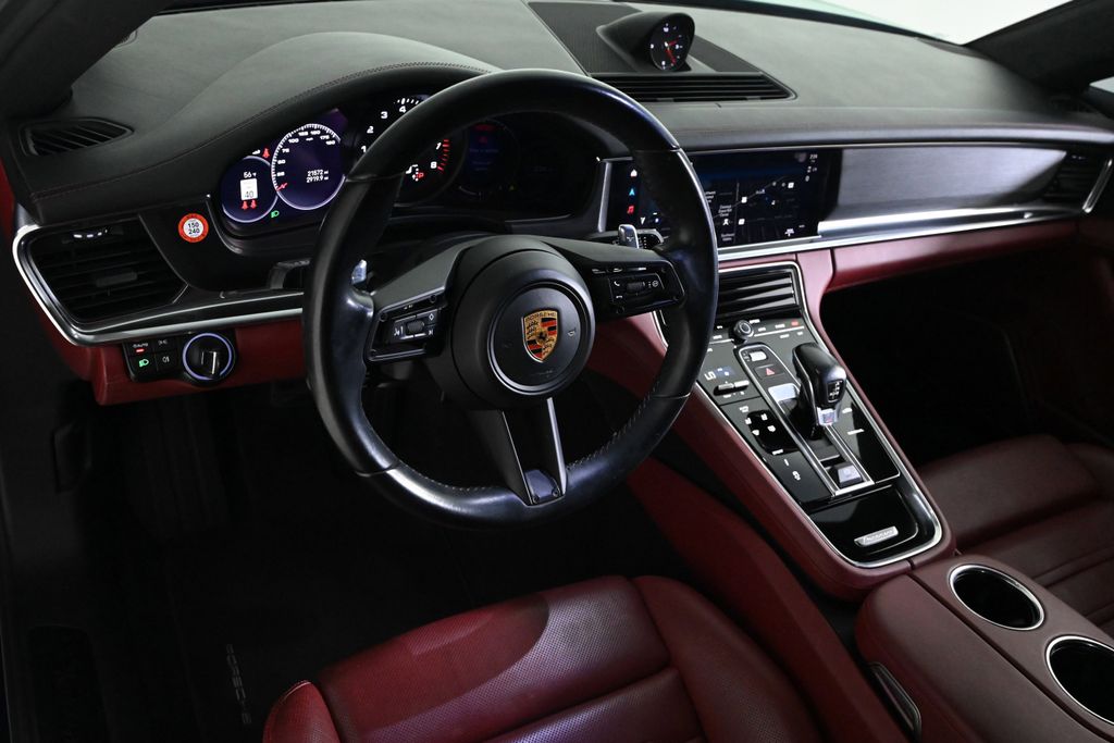 2023 Porsche Panamera 4 Platinum photo 4
