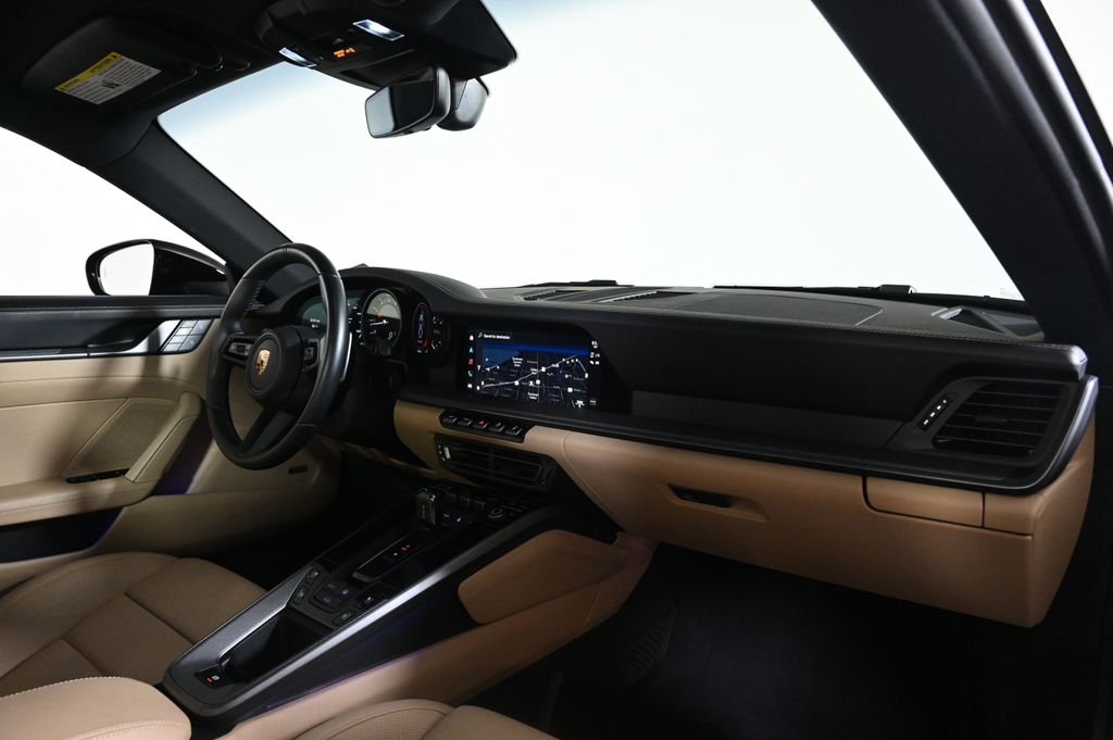 2024 Porsche 911 - Photo 17