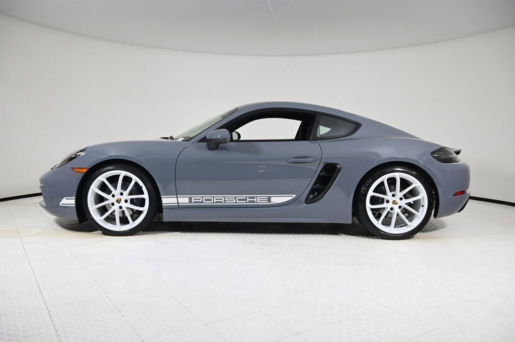 2024 Porsche Cayman Base photo 2
