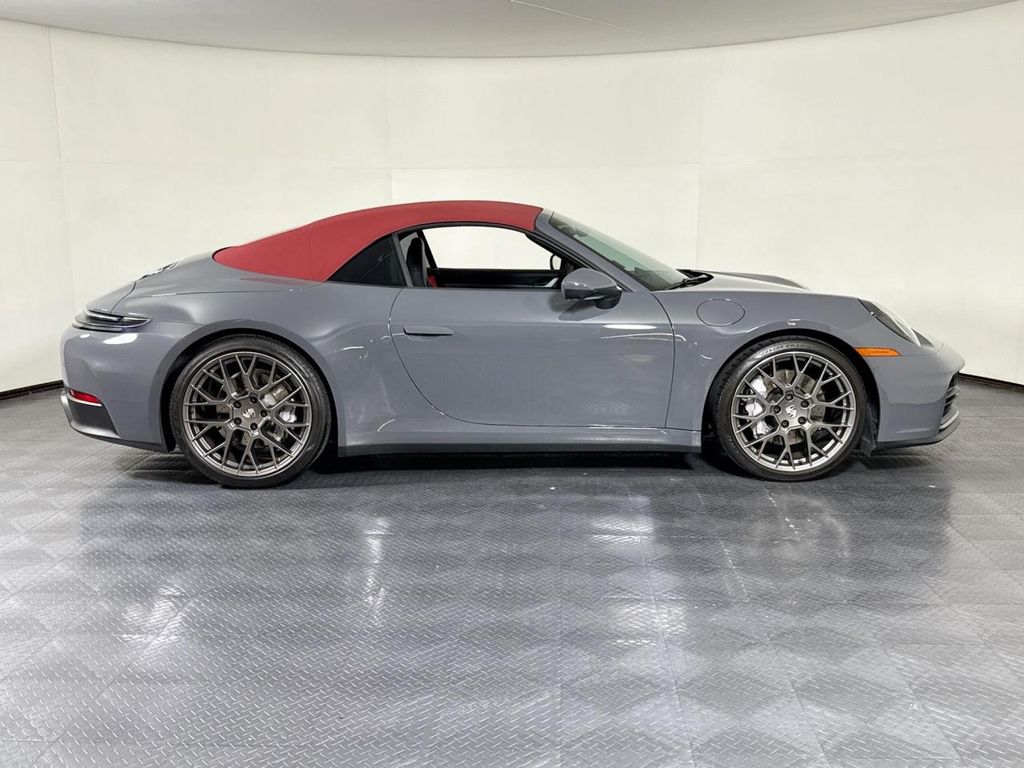 2025 Porsche 911 - Photo 8