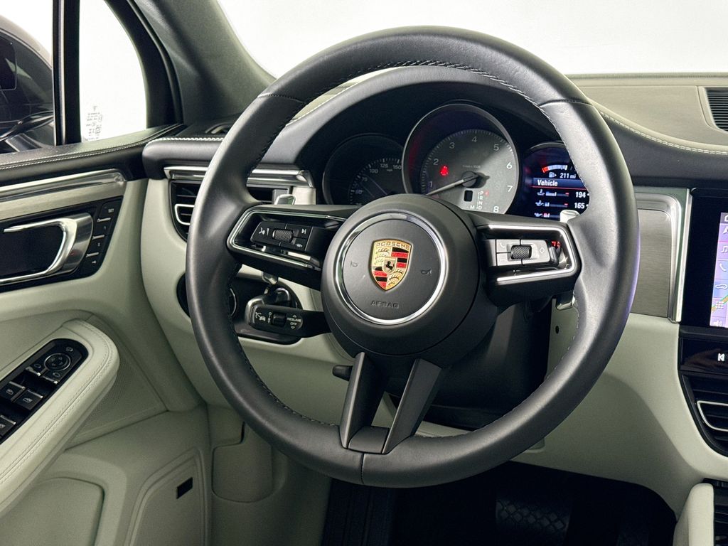 2025 Porsche Macan S - Photo 20