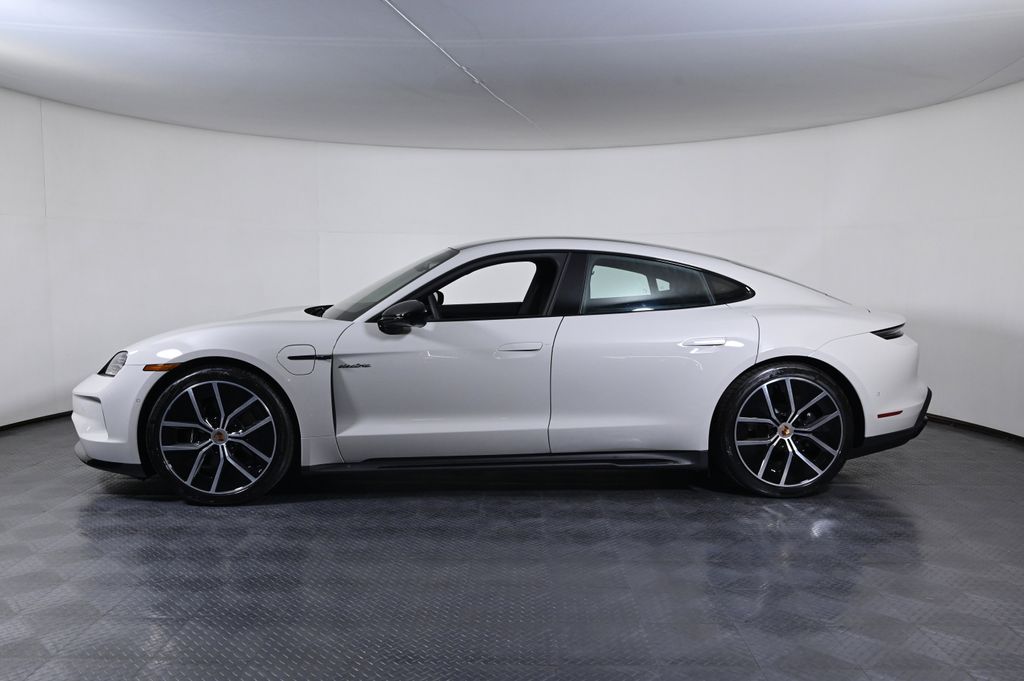 2026 Porsche Taycan 4 photo 2