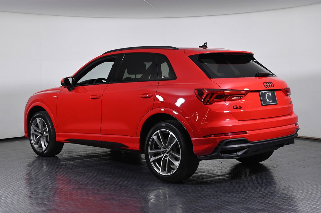 2025 Audi Q3 S line Premium 45 TFSI quattro photo 3