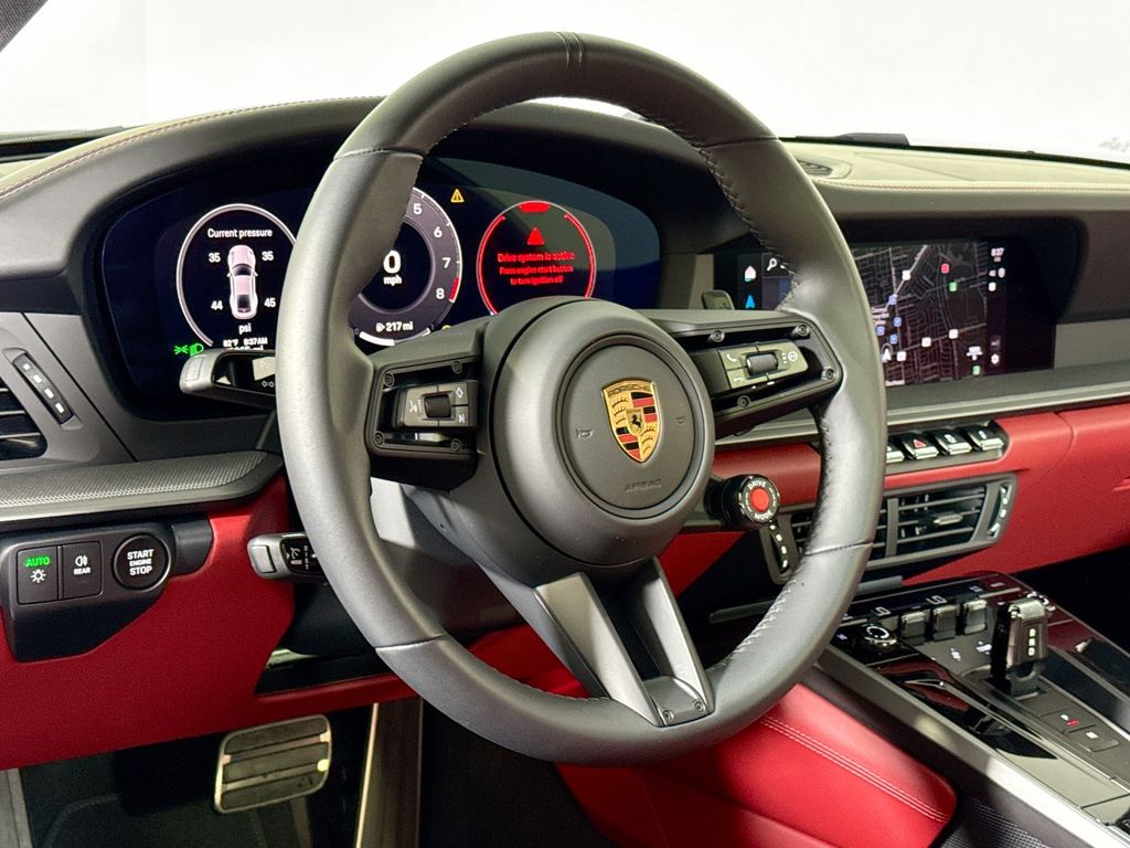 2025 Porsche 911 - Photo 12