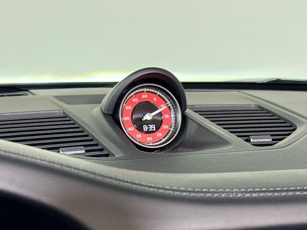 2025 Porsche 911 - Photo 21