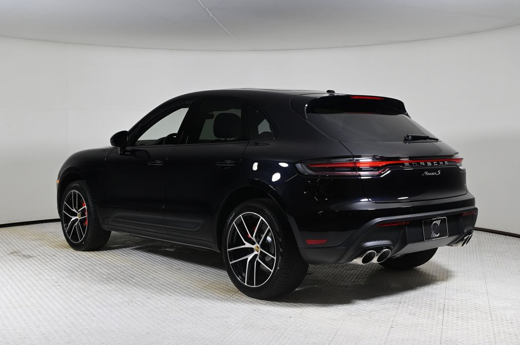 2026 Porsche Macan S photo 3