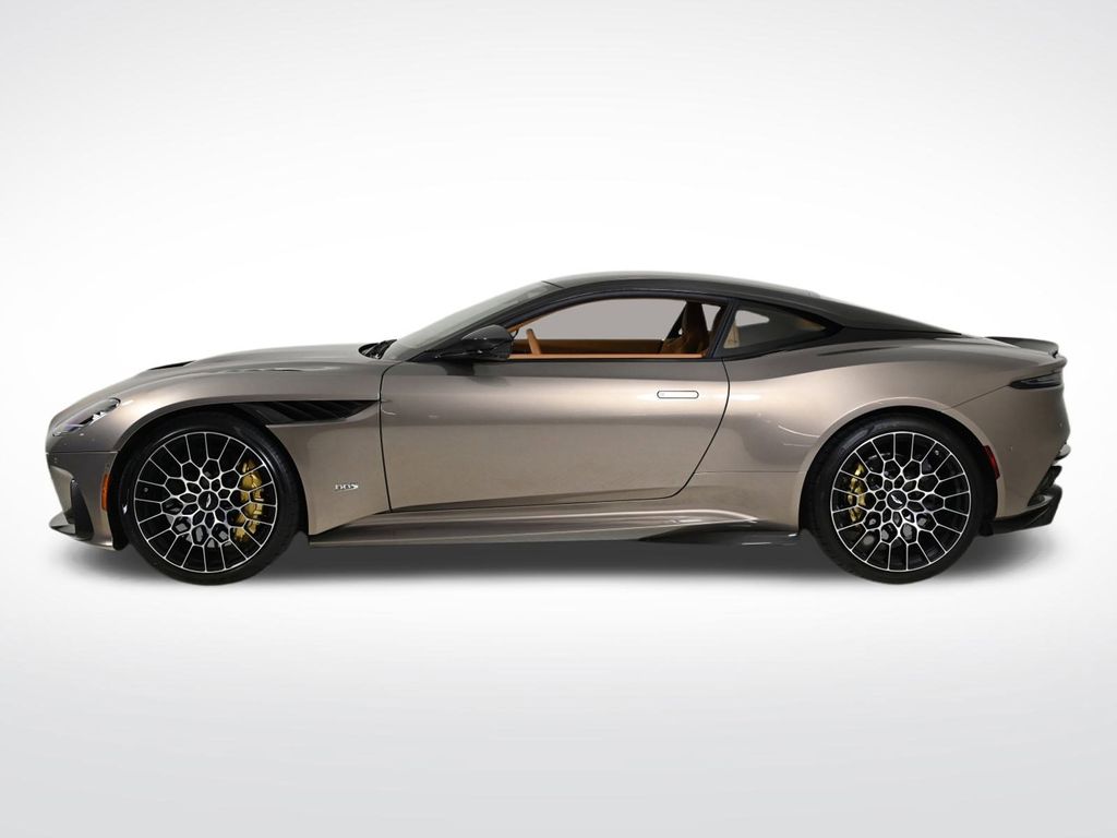 2023 Aston Martin DBS AM7 photo 2