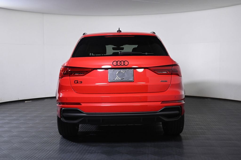 2025 Audi Q3 S line Premium 45 TFSI quattro photo 4