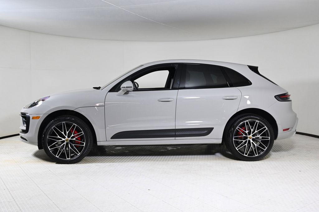 2026 Porsche Macan S photo 2