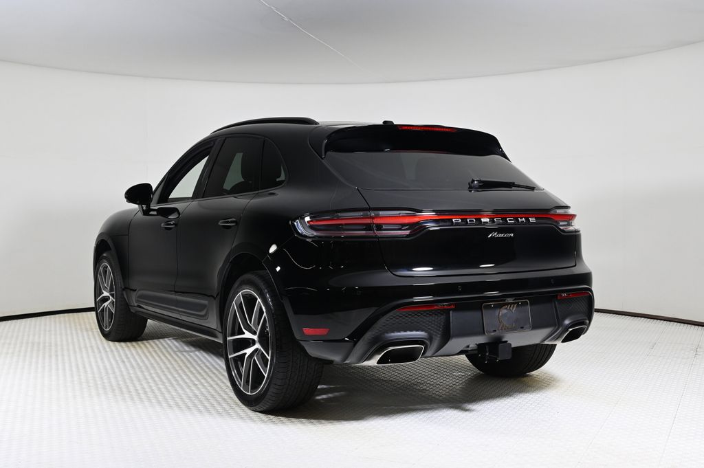 2026 Porsche Macan T photo 3