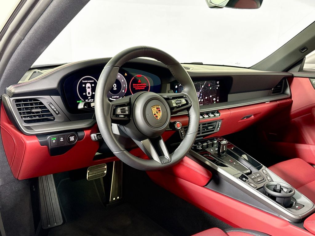 2025 Porsche 911 - Photo 11