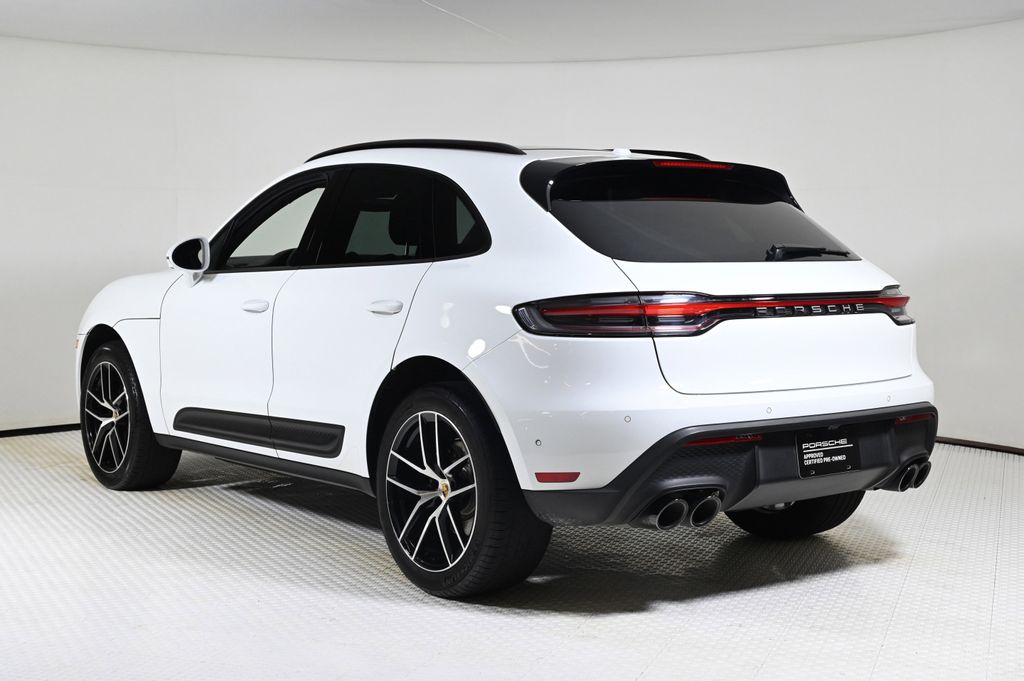 2024 Porsche Macan T photo 3