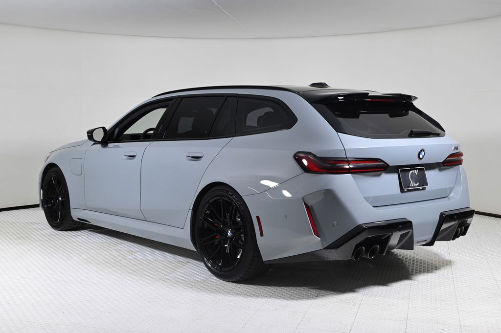 2026 Bmw M5 5 Touring photo 3