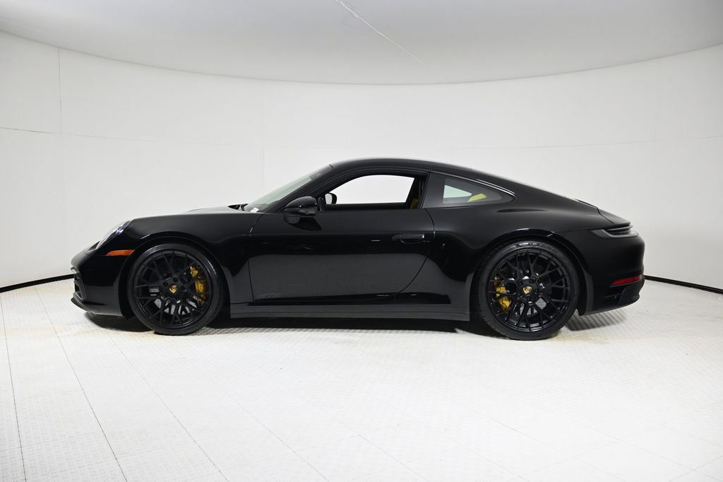 2023 Porsche 911 GTS photo 2