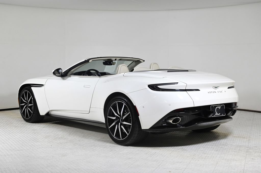 2022 Aston Martin DB11 AM5 photo 3