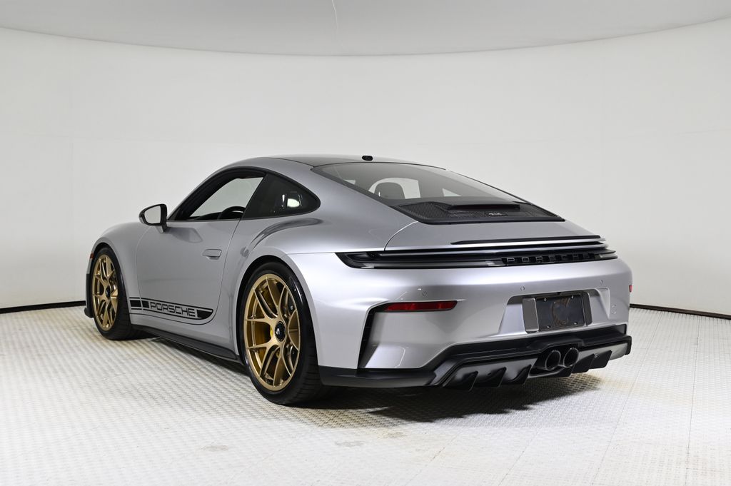 2026 Porsche 911 GT3 Touring photo 3