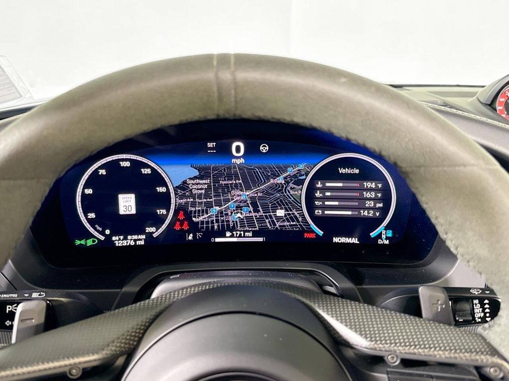 2025 Porsche 911 - Photo 13