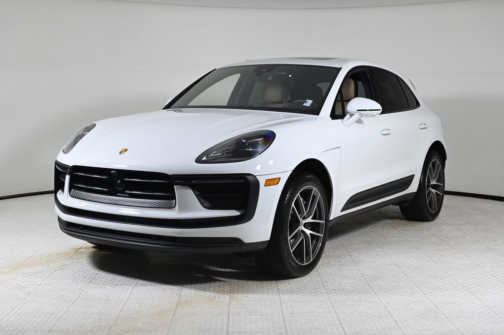 2024 Porsche Macan Base