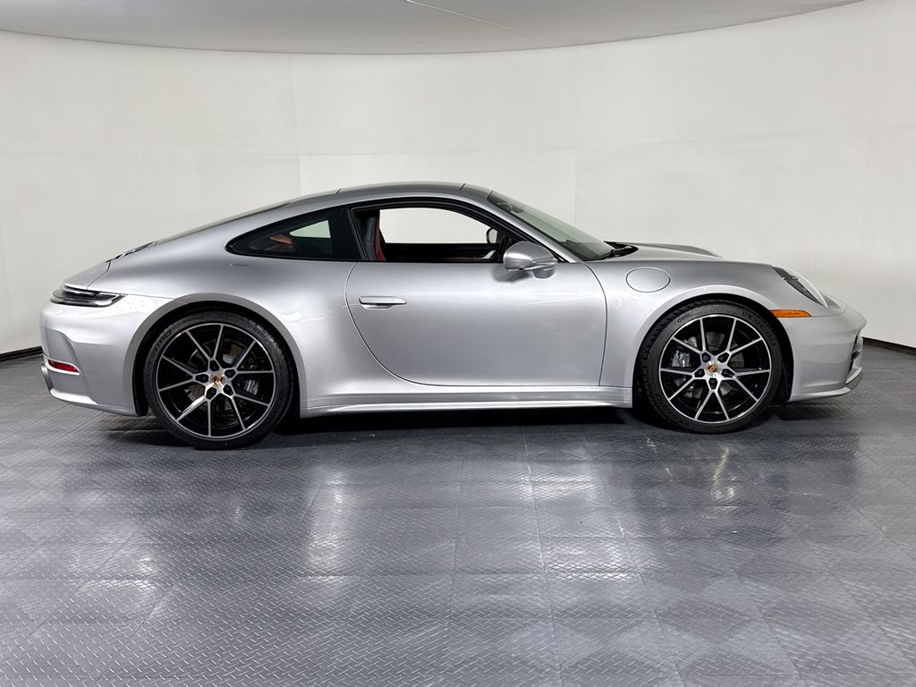 2025 Porsche 911 - Photo 8