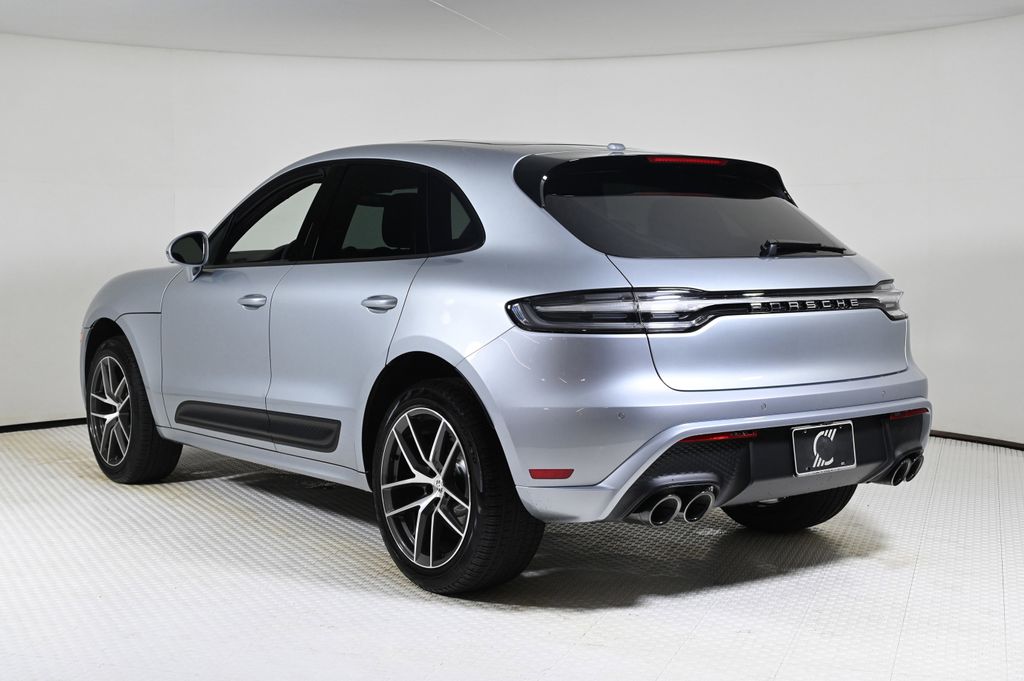 2026 Porsche Macan T photo 3