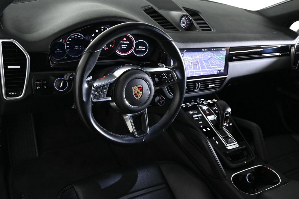 2020 Porsche Cayenne Base photo 4